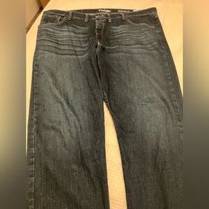 Men’s Wrangler 5 pocket Dark Wash Regular Fit Denim Jeans 46x32 Straight Leg